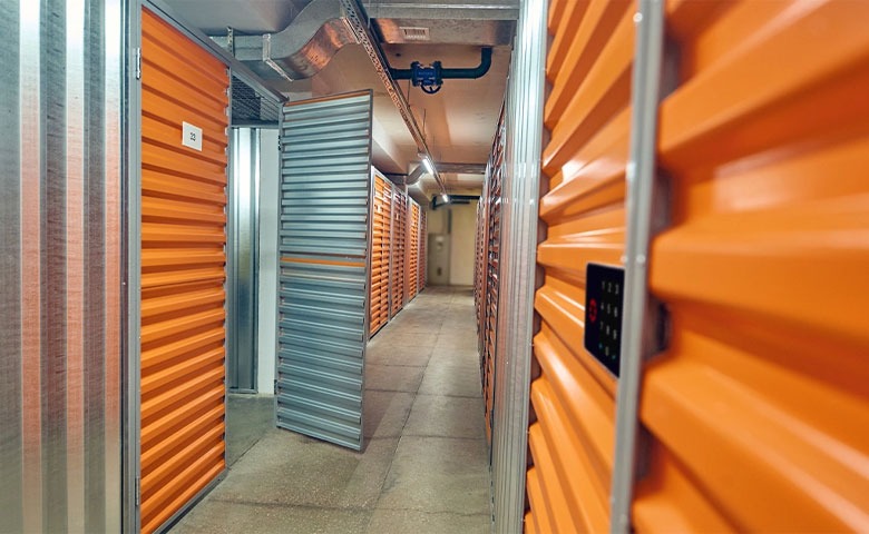 Storage rental Dubai facility
