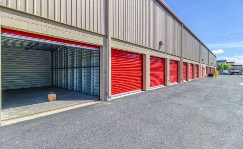 service of storage units in Dubai 